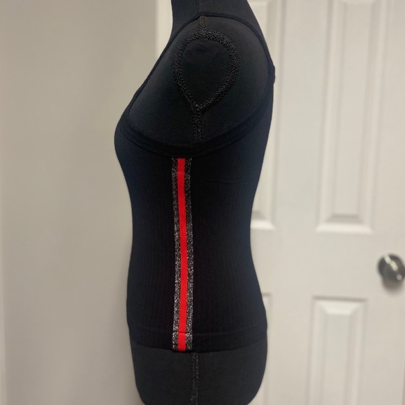 Stretchy Ribbed Razorback - Picture 5 of 11